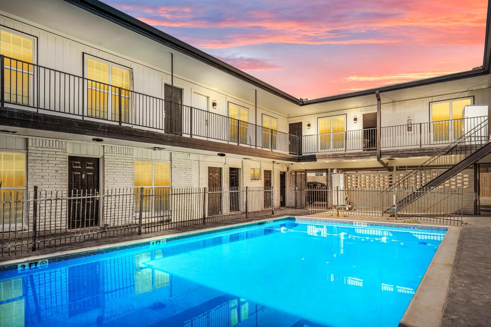 Warm Heights 2Br With Pool & Free Parking Apartman Houston Kültér fotó
